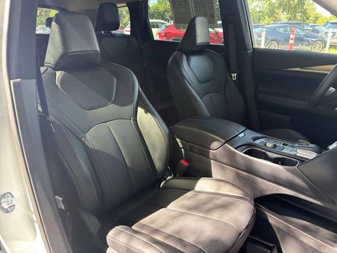 Used 2026 INFINITI QX60 Luxe FWD image 41