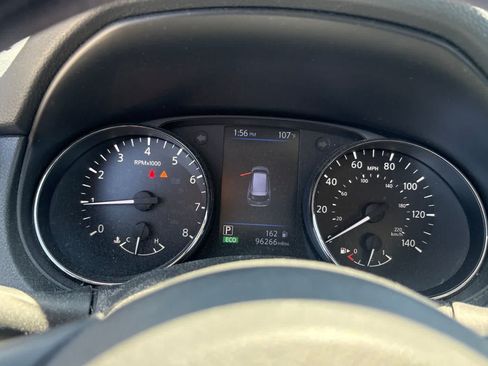 Used 2018 Nissan Rogue SV w/ Premium Package AWD/4WD image 25