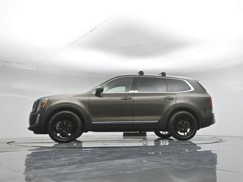 Used 2020 Kia Telluride EX w/ EX Premium Package AWD/4WD image 7