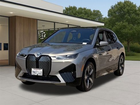 Used 2025 BMW iX xDrive50 w/ Premium Package image 2