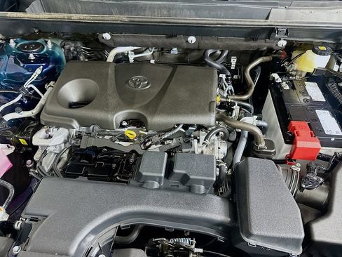 Certified 2025 Toyota RAV4 XLE FWD image 30
