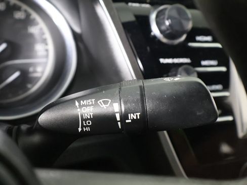 Used 2019 Toyota Camry LE FWD image 33