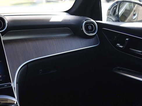 Used 2026 Mercedes-Benz GLC 300 GLC 300 image 16