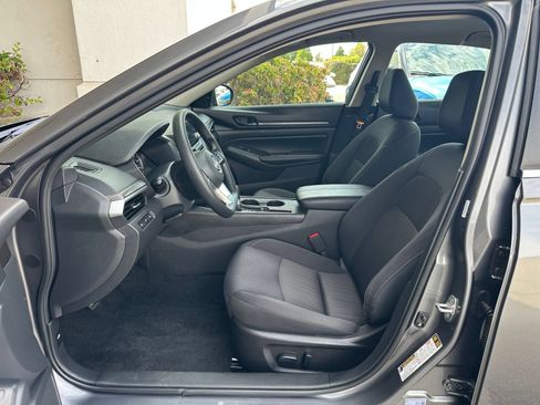 Used 2026 Nissan Altima 2.5 SV FWD image 23