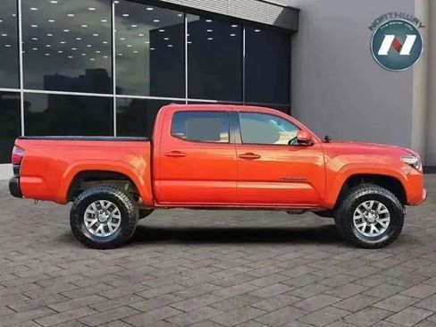 Used 2018 Toyota Tacoma SR5 image 6