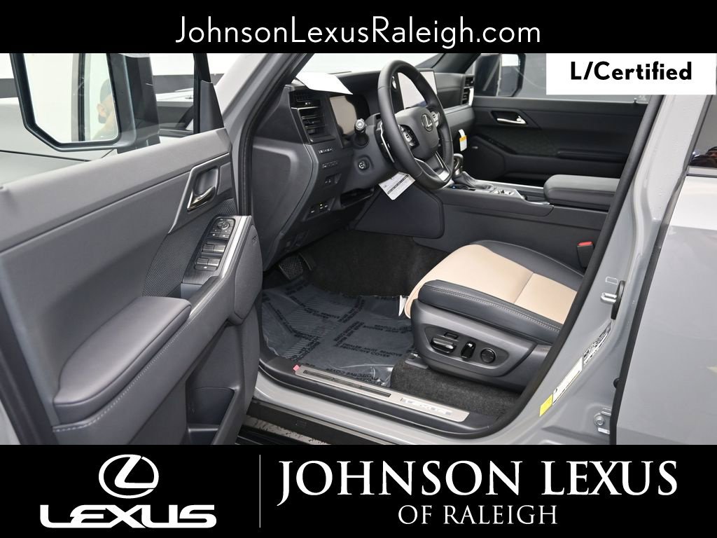 Used 2025 Lexus GX 550 AWD/4WD image 10