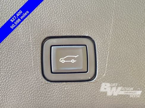 Used 2023 Chevrolet Traverse LT FWD image 18