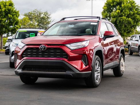 Used 2025 Toyota RAV4 XLE image 3