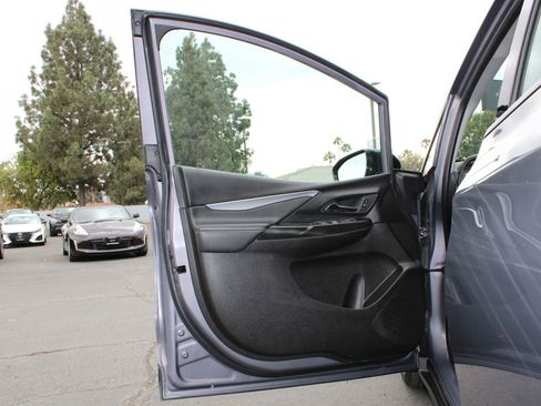 Used 2023 Chevrolet Bolt LT image 2