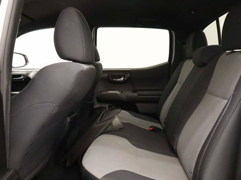 Used 2020 Toyota Tacoma TRD Sport w/ Technology Package AWD/4WD image 16
