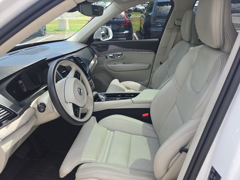 Certified 2024 Volvo XC90 B6 Ultimate w/ Lounge Package AWD/4WD image 9