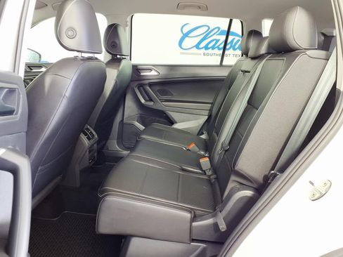 Used 2021 Volkswagen Tiguan SEL FWD image 8