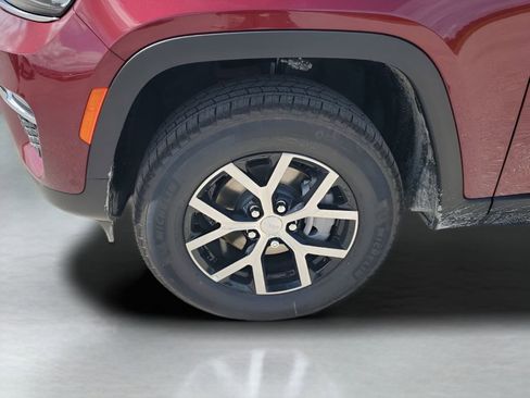 New 2025 Jeep Grand Cherokee Limited w/ Luxury Tech Group II image 17
