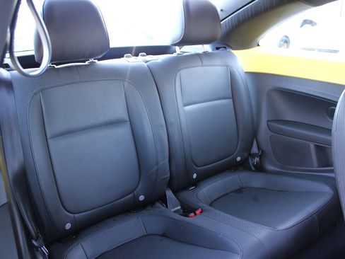 Used 2014 Volkswagen Beetle TDI image 15