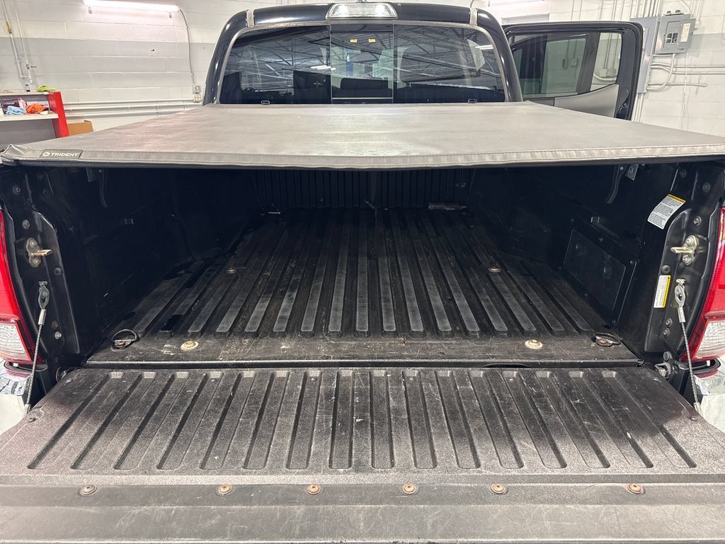 Used 2019 Toyota Tacoma SR5 RWD image 40
