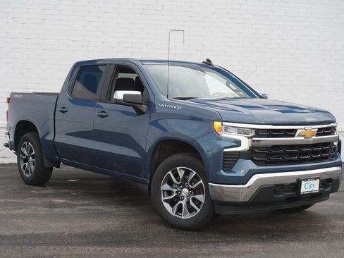 Used 2024 Chevrolet Silverado 1500 LT image 3