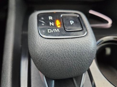 Used 2024 Nissan Rogue SL FWD image 21