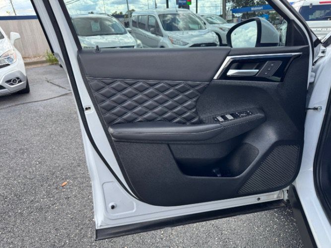 Used 2023 Mitsubishi Outlander SEL FWD image 18