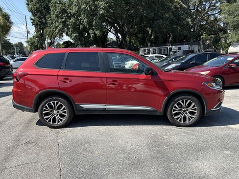 Used 2018 Mitsubishi Outlander ES image 6
