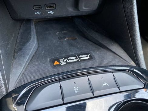 Used 2025 Buick Envista Avenir FWD image 17