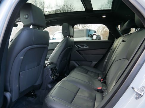 Used 2025 Land Rover Range Rover Velar Dynamic SE image 16