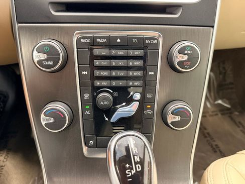 Used 2014 Volvo S60 T5 FWD image 32