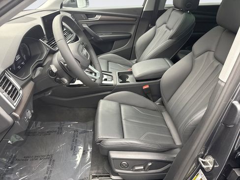 Used 2024 Audi Q5 e Premium image 11