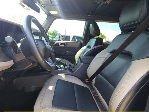 Used 2024 Ford Bronco Wildtrak image 5