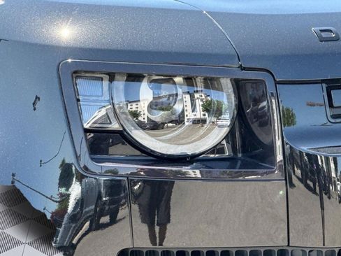 Used 2024 Land Rover Defender 110 X-Dynamic SE AWD/4WD image 11
