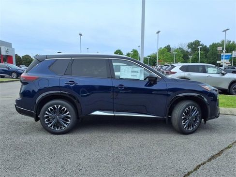 New 2025 Nissan Rogue Platinum w/ Tech Package image 2