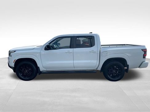 Used 2023 Nissan Frontier SV w/ Midnight Edition Package AWD/4WD image 2