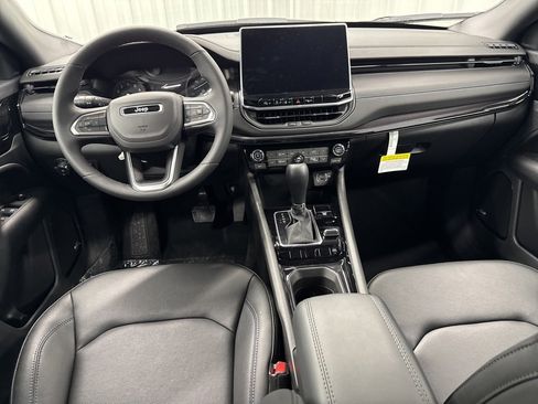 New 2025 Jeep Compass Limited w/ Sun & Sound Group image 14