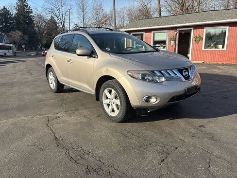 Used 2009 Nissan Murano SL w/ Premium Pkg image 2