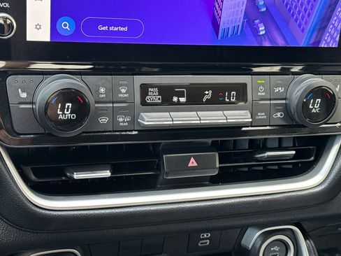 Used 2025 Toyota Grand Highlander AWD image 30