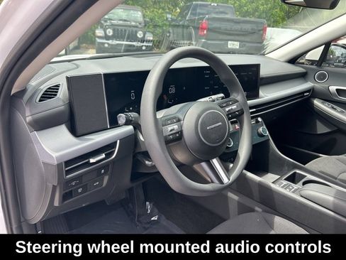 Used 2024 Hyundai Sonata SEL FWD image 11