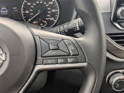 Used 2024 Nissan Altima 2.5 SV image 18