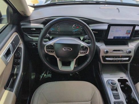 Certified 2023 Ford Explorer XLT RWD image 16