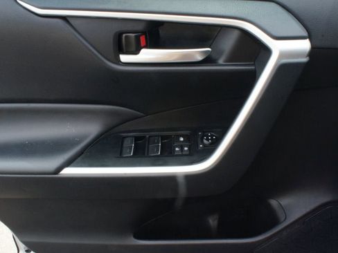Used 2024 Toyota RAV4 XLE FWD image 28