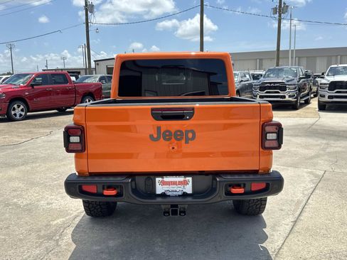 Used 2025 Jeep Gladiator Mojave AWD/4WD image 6