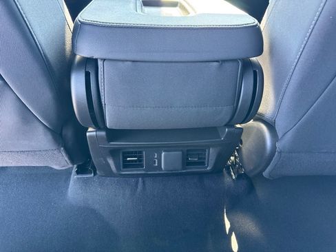 Used 2025 Chevrolet Silverado 1500 LT RWD image 13