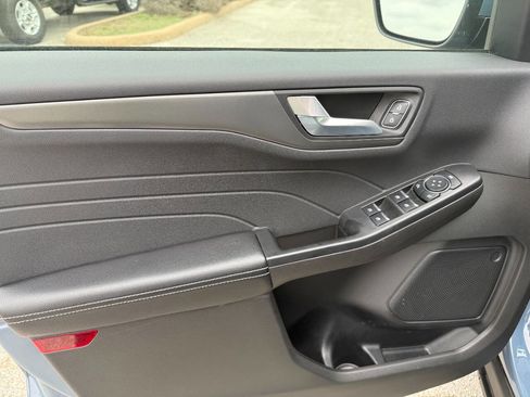 Used 2025 Ford Escape SE FWD image 10