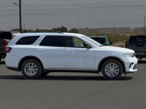Used 2023 Dodge Durango SXT Launch Edition image 6