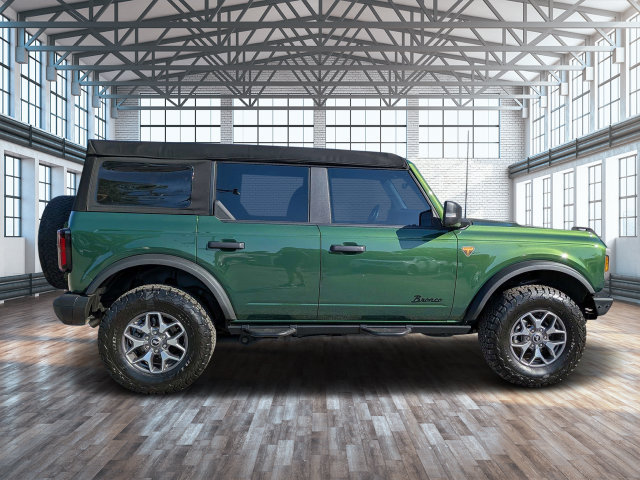 Used 2024 Ford Bronco Badlands AWD/4WD image 2