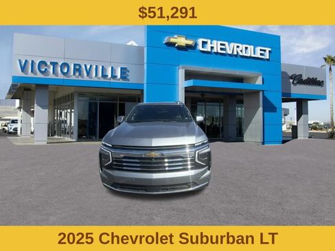 Used 2025 Chevrolet Suburban LT AWD/4WD image 2
