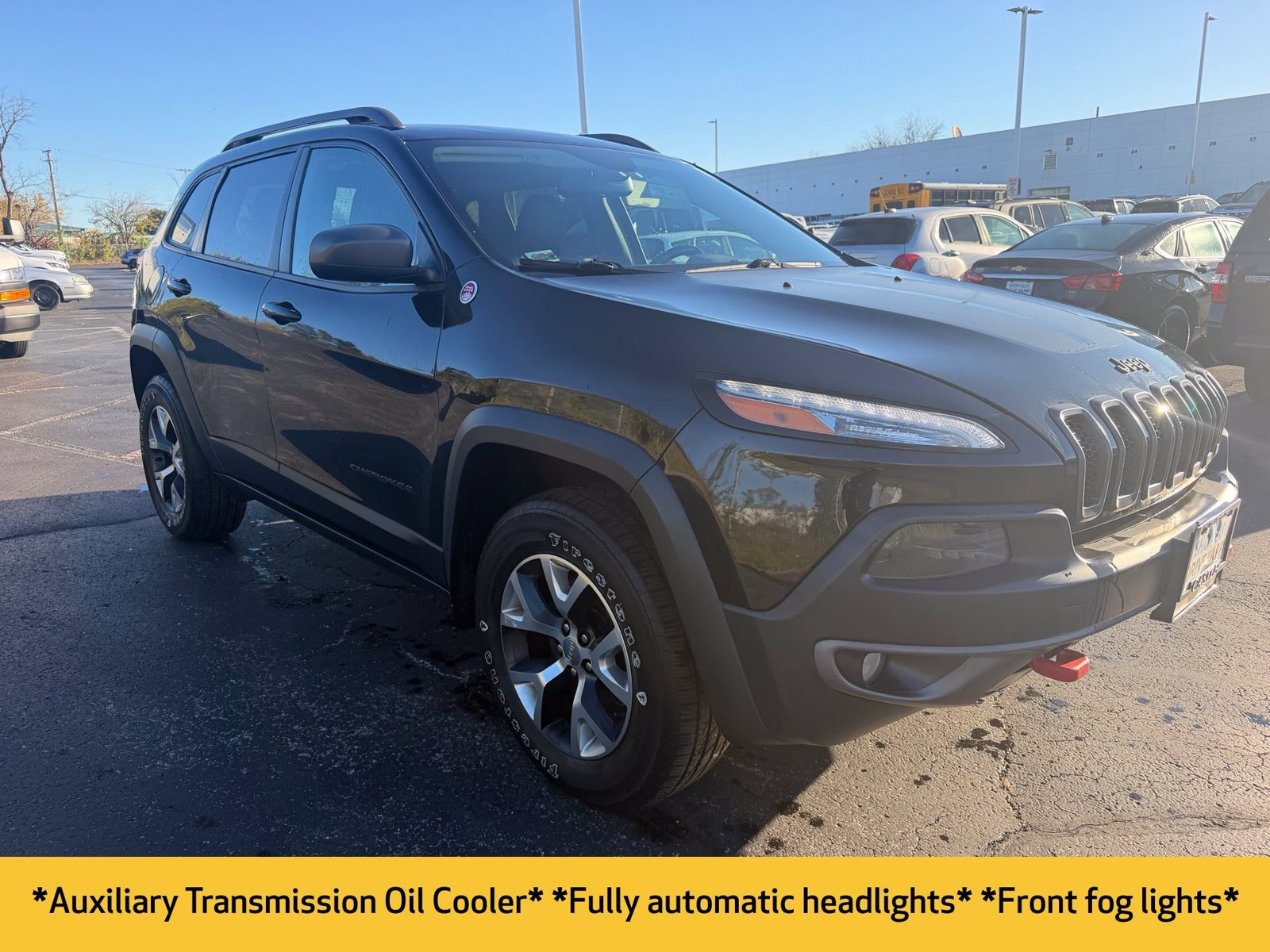 Used 2015 Jeep Cherokee Trailhawk AWD/4WD image 5