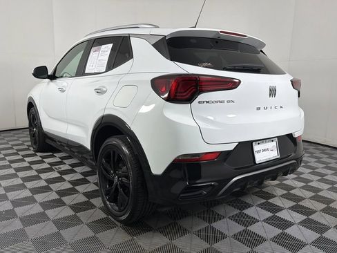 Used 2024 Buick Encore GX Sport Touring image 4