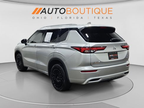 Used 2022 Mitsubishi Outlander SEL FWD image 3