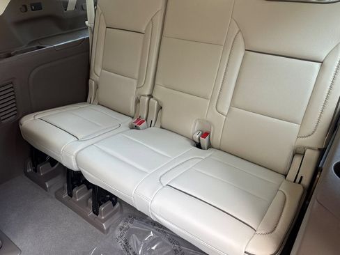 Used 2022 GMC Yukon XL Denali w/ Max Trailering Package AWD/4WD image 15