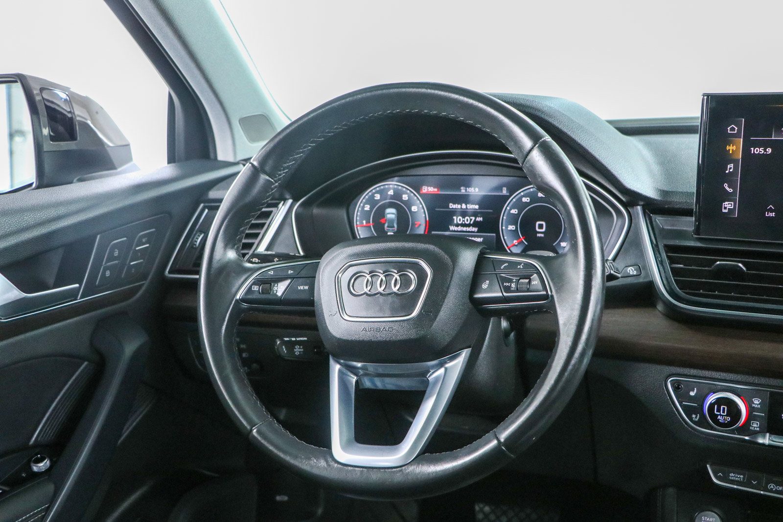 Used 2023 Audi Q5 2.0T Premium Plus w/ Premium Plus Package AWD/4WD image 12