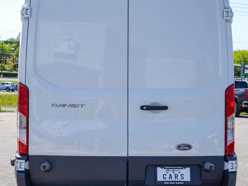 Used 2018 Ford Transit 250 148 Medium Roof RWD image 5